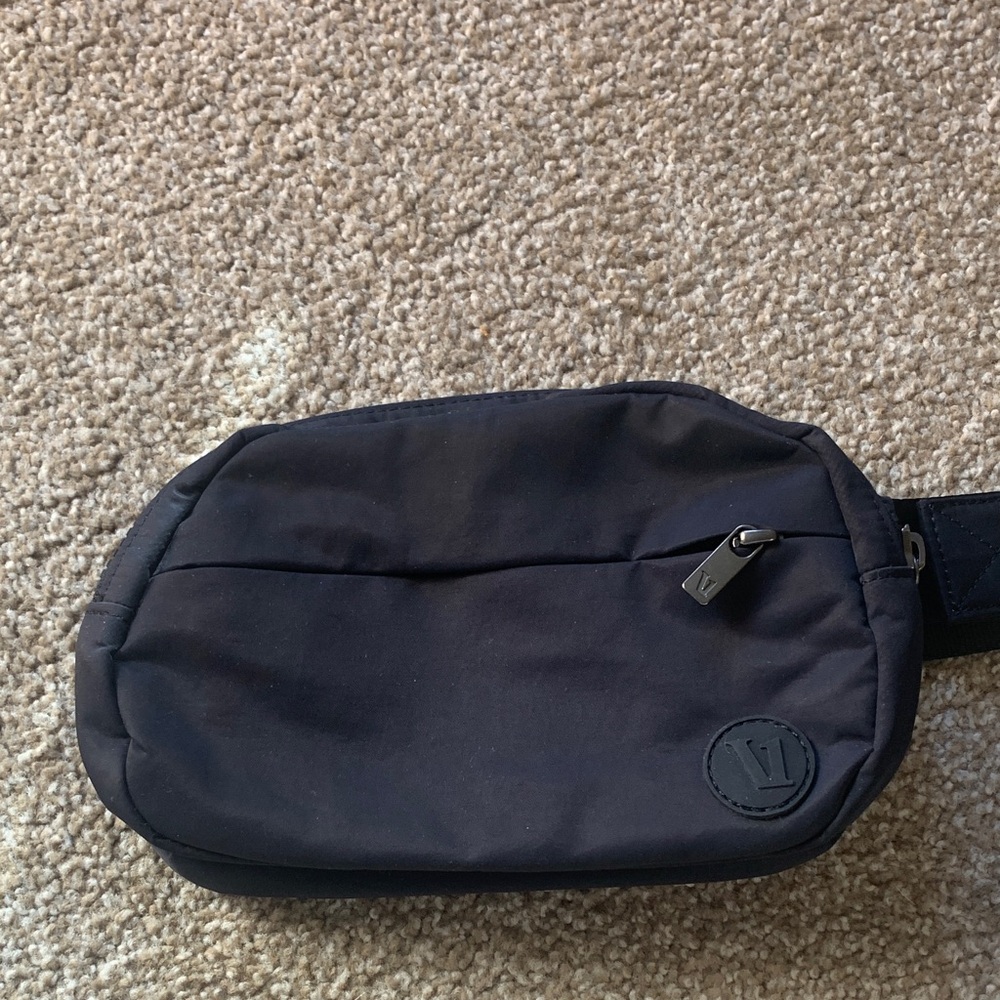 Vuori Black Belt Bag